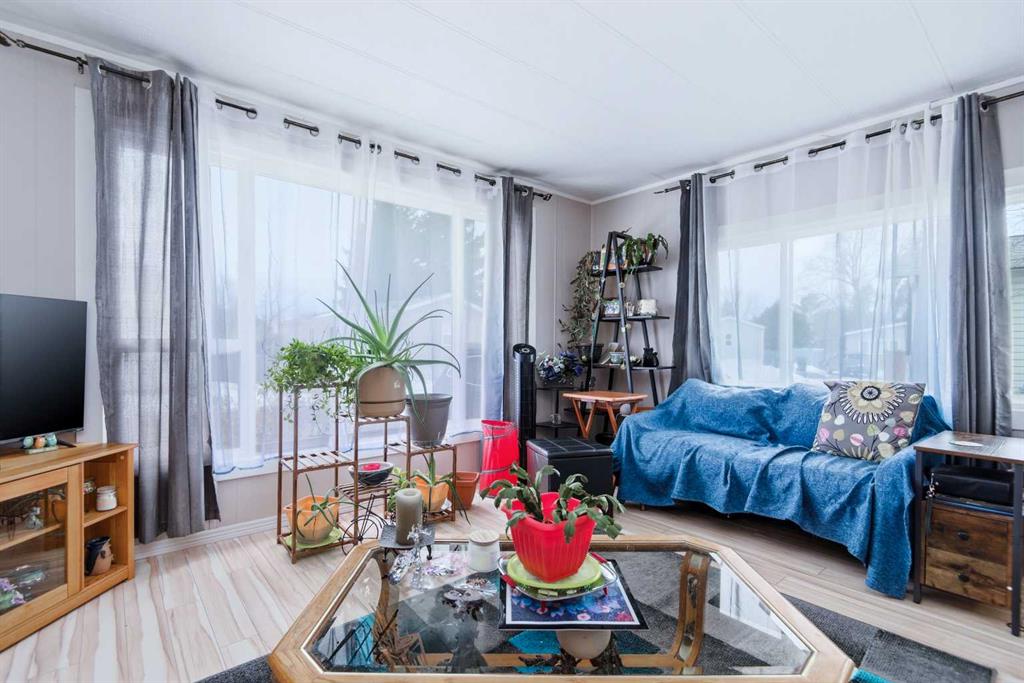 Picture for #36, 5344 76 Street 