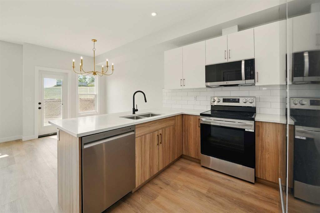 Picture for 61 Pinnacle Close 