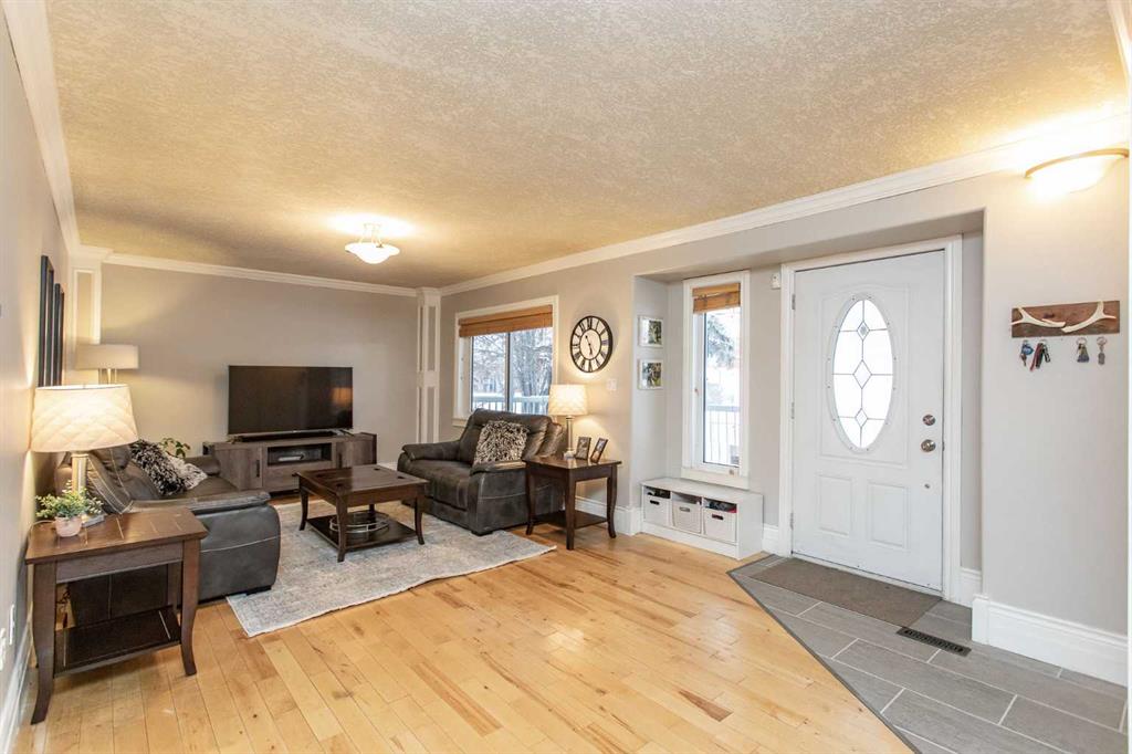 Picture for 5804 44 Avenue 