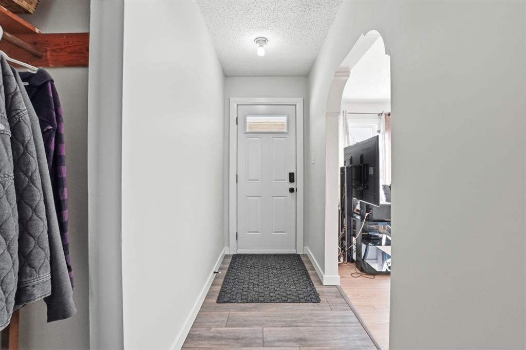 Picture for 4006 51 Street 