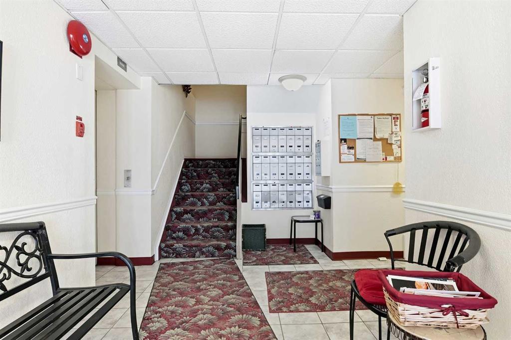 Picture for 309, 5330 47 Avenue 