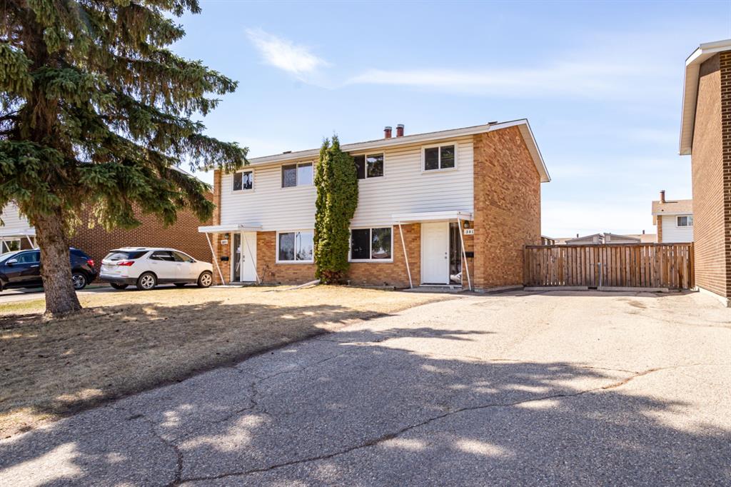 Picture for 301, 3907 39 Street 