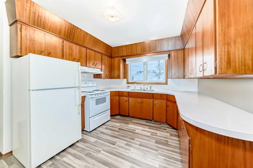 Picture for 3905 43 Street  