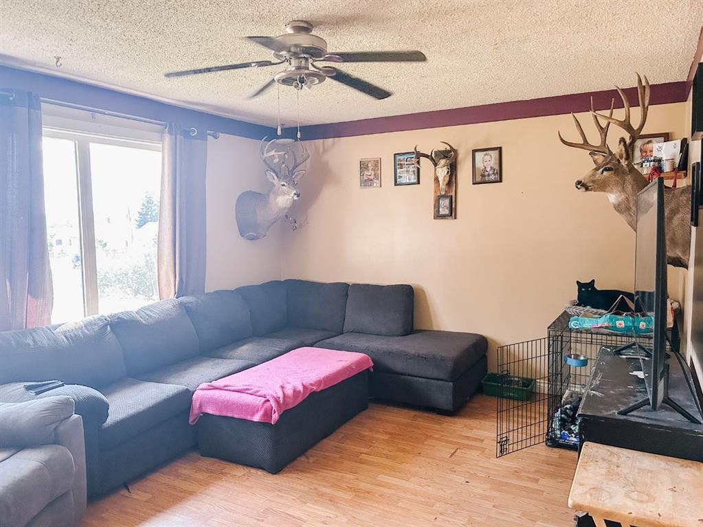 Picture for 4548 46 Avenue 