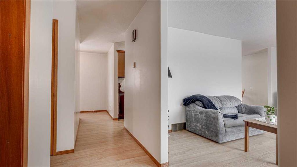 Picture for 5439 47 Avenue 