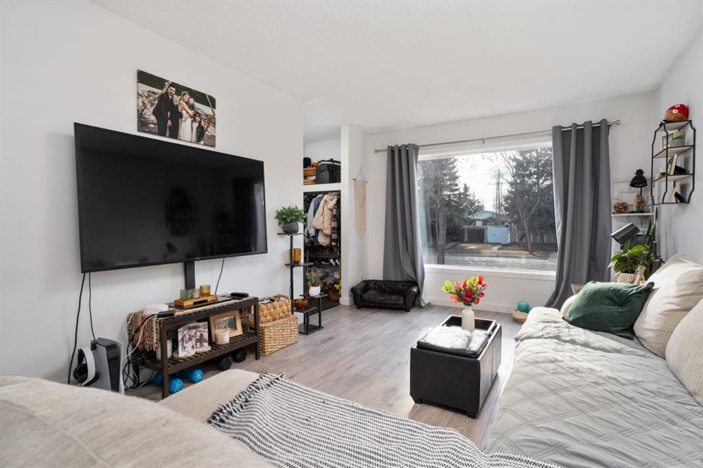 Picture for 4303A 65 Street 