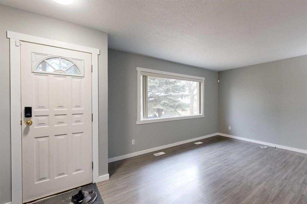 Picture for 4019 57 Street 