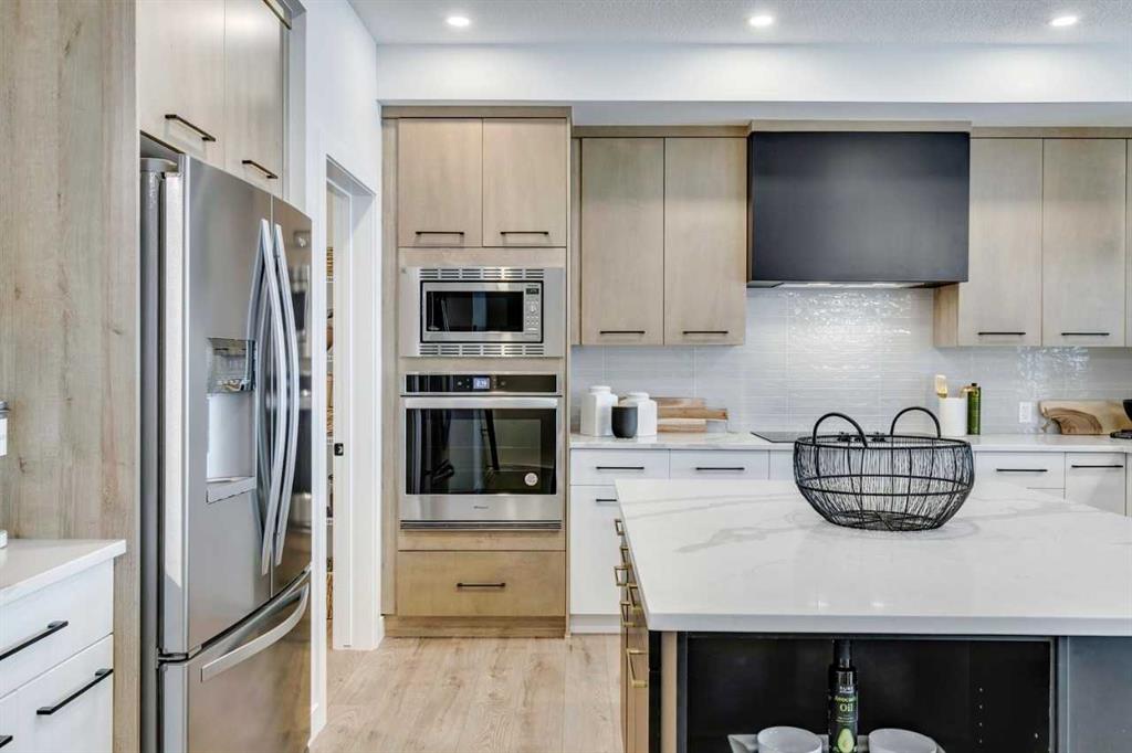 Picture for 731 Langley Terrace SE