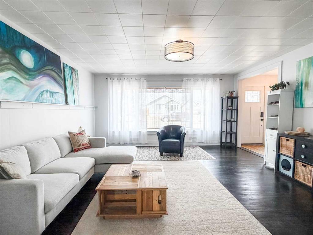 Picture for 4713 51 Street 