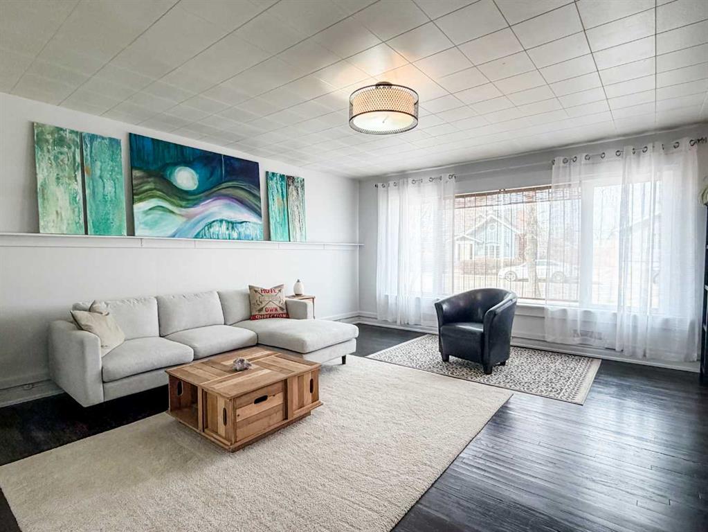 Picture for 4713 51 Street 