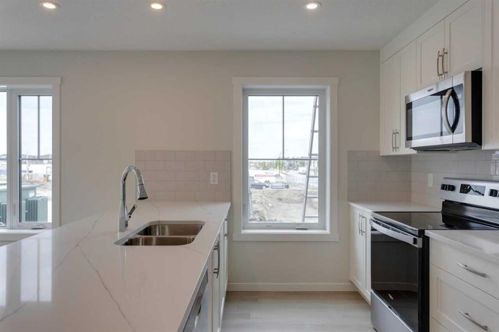 Picture for 202, 40 Livingston Parade NE