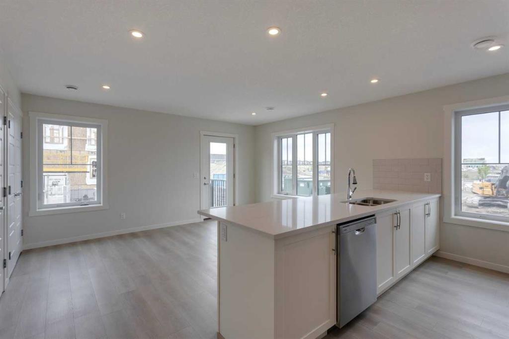 Picture for 202, 40 Livingston Parade NE