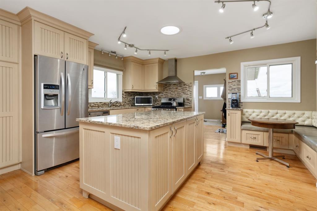 Picture for 48107 Range Road 220  