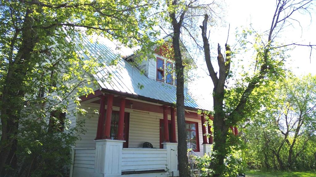 Picture for 41004 Range Road 215  