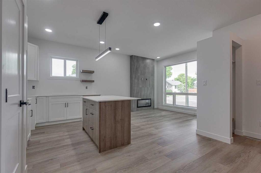 Picture for 4, 5537 51 Avenue 