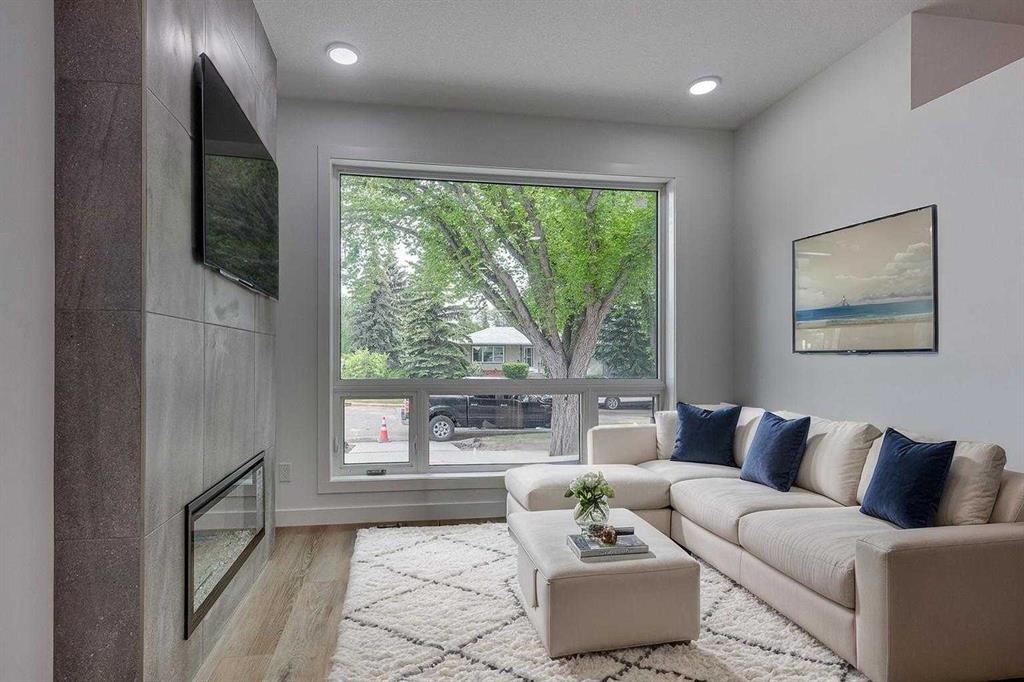 Picture for 4, 5537 51 Avenue 