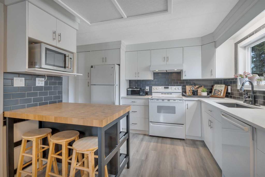 Picture for 32 Sandstone Avenue 