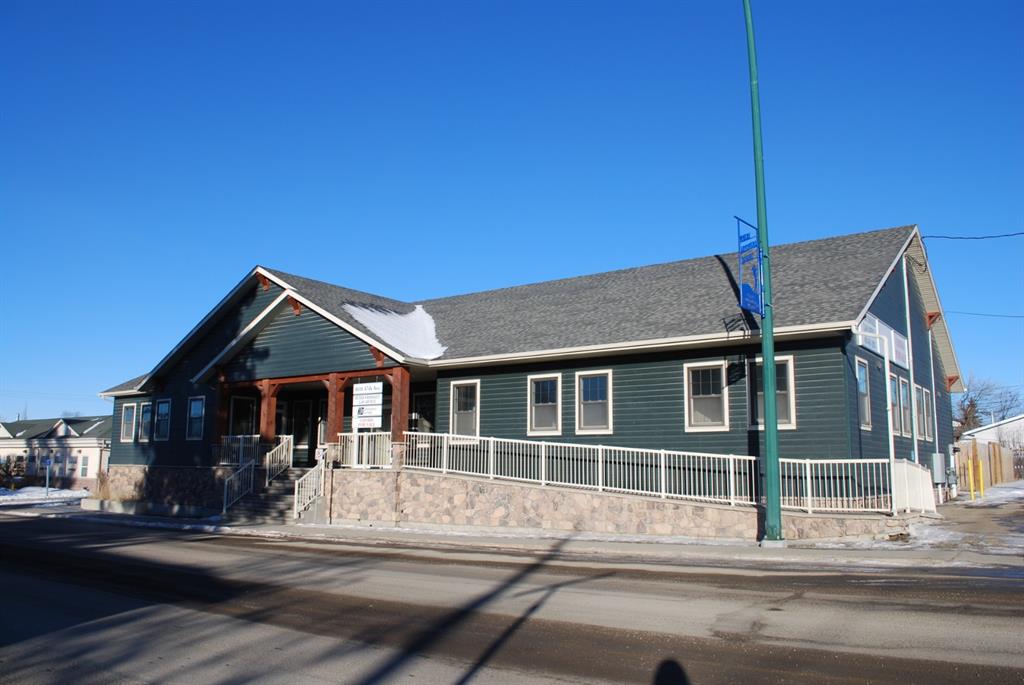 Picture for 3, 4616 47 Avenue 