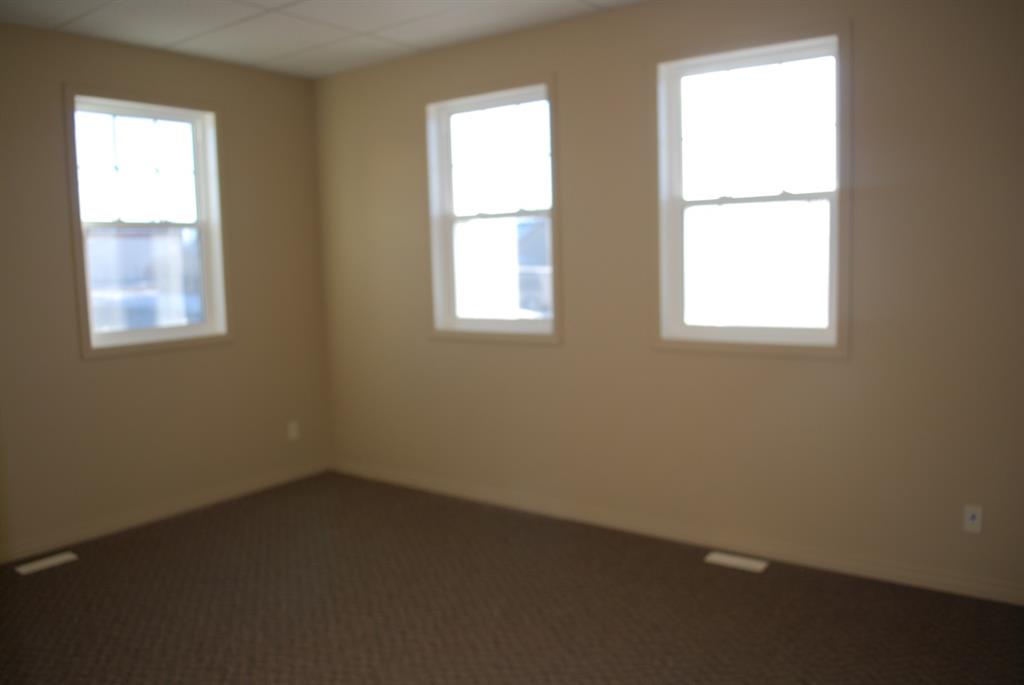 Picture for 3, 4616 47 Avenue 