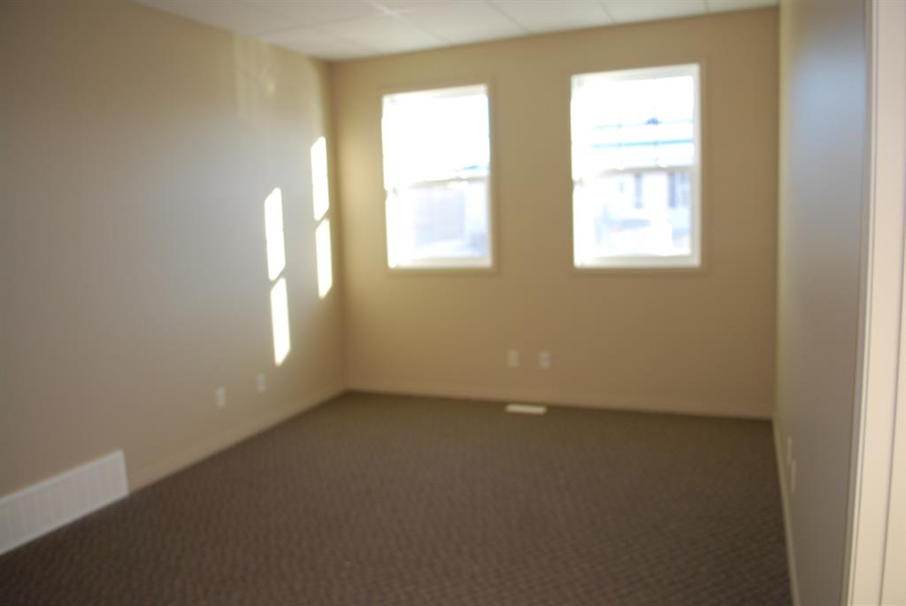 Picture for 3, 4616 47 Avenue 