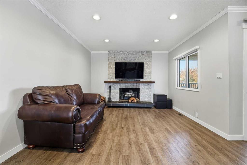 Picture for 155 Barrett Drive  https://www.cirrealty.ca/reb/cara/8/A2264638_8.jpg