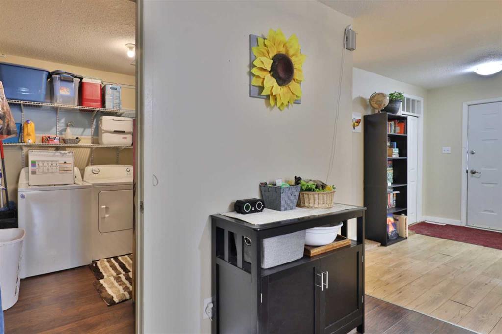 Picture for 5611 53 Avenue  https://www.cirrealty.ca/reb/cara/8/A2266378_13.jpg