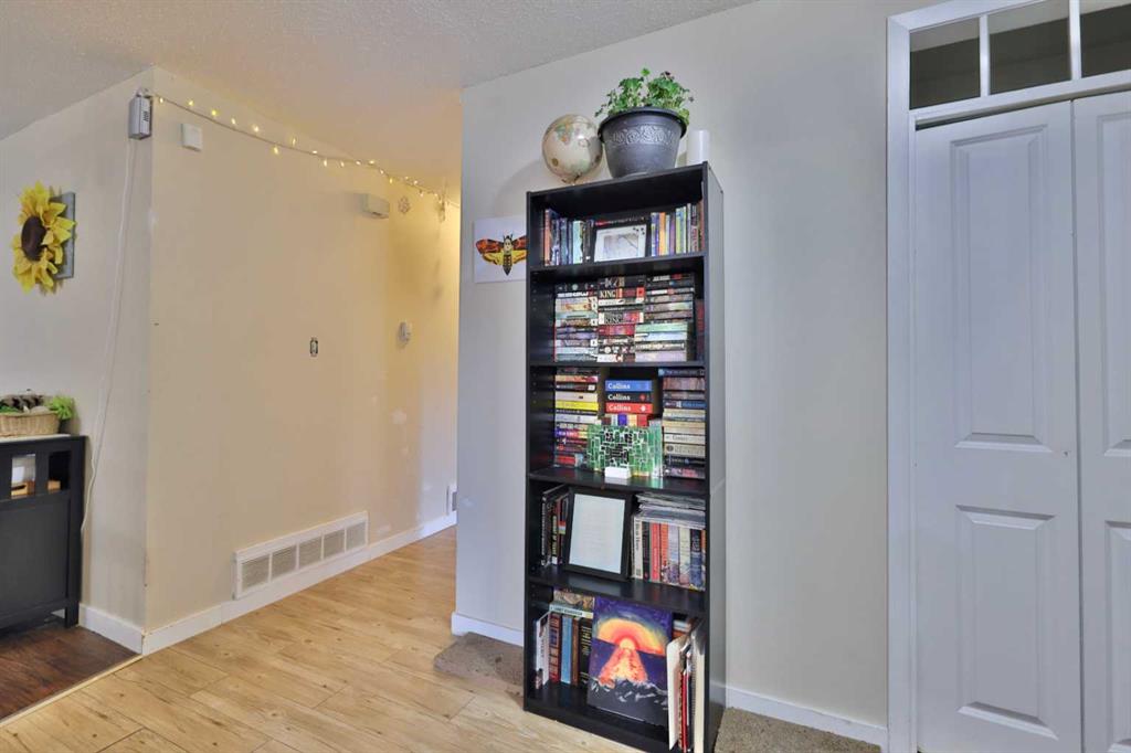 Picture for 5611 53 Avenue  https://www.cirrealty.ca/reb/cara/8/A2266378_15.jpg