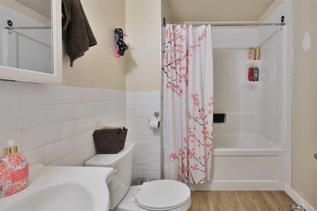 Picture for 5611 53 Avenue  https://www.cirrealty.ca/reb/cara/8/A2266378_16.jpg