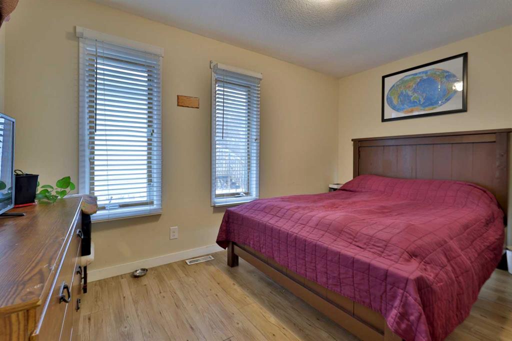 Picture for 5611 53 Avenue  https://www.cirrealty.ca/reb/cara/8/A2266378_19.jpg