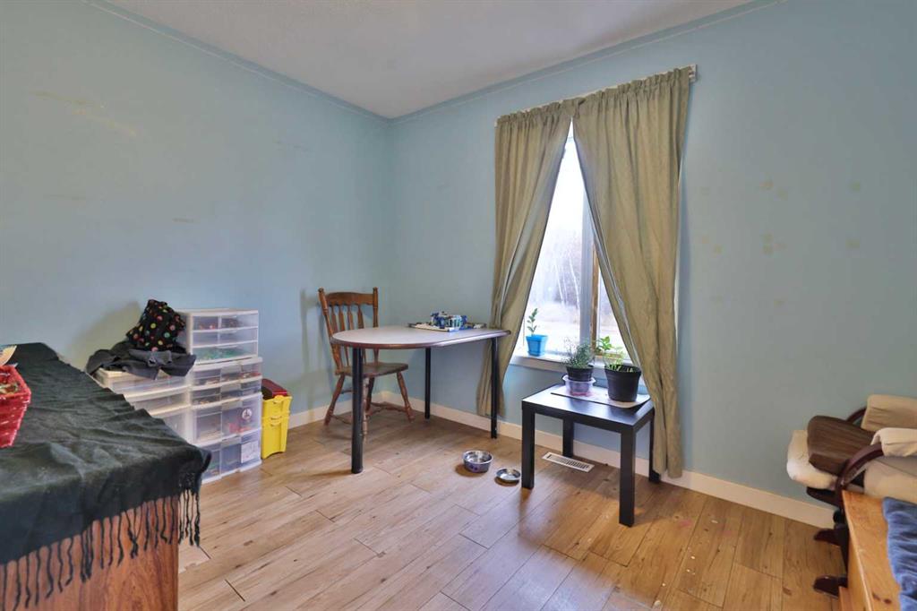 Picture for 5611 53 Avenue  https://www.cirrealty.ca/reb/cara/8/A2266378_23.jpg