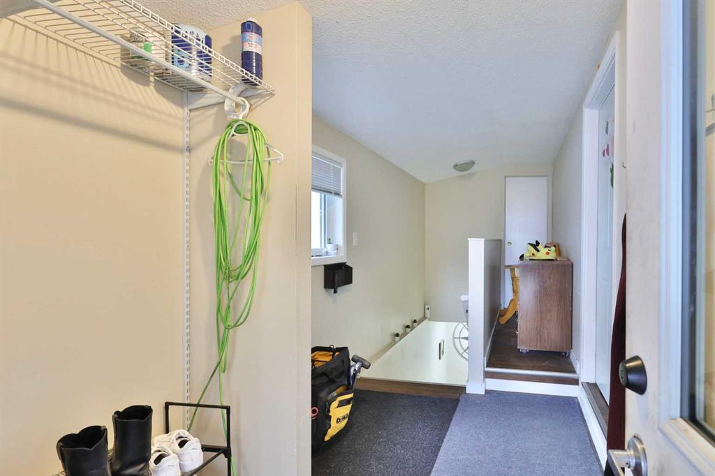 Picture for 5611 53 Avenue  https://www.cirrealty.ca/reb/cara/8/A2266378_25.jpg