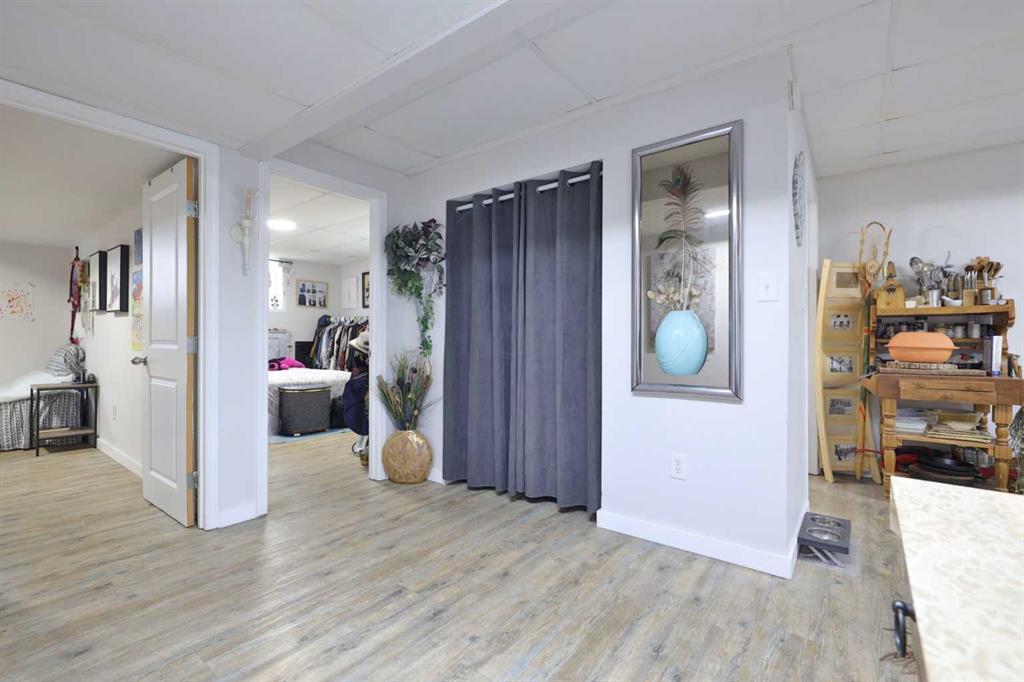Picture for 5611 53 Avenue  https://www.cirrealty.ca/reb/cara/8/A2266378_28.jpg