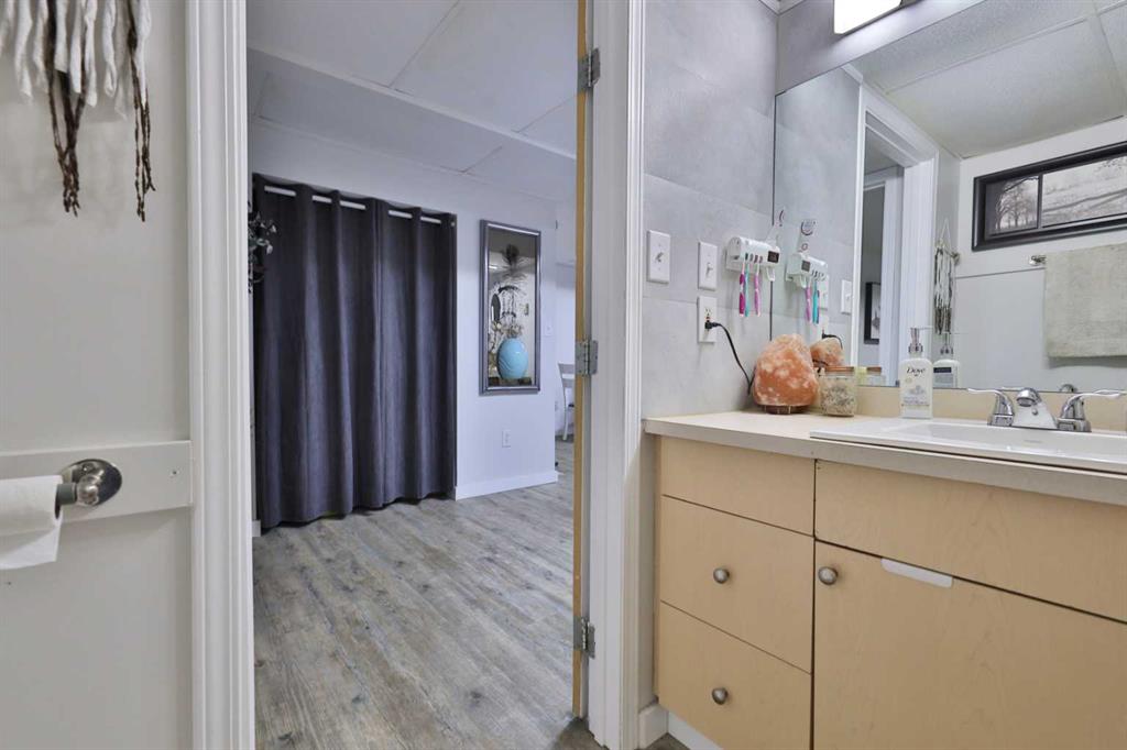 Picture for 5611 53 Avenue  https://www.cirrealty.ca/reb/cara/8/A2266378_33.jpg