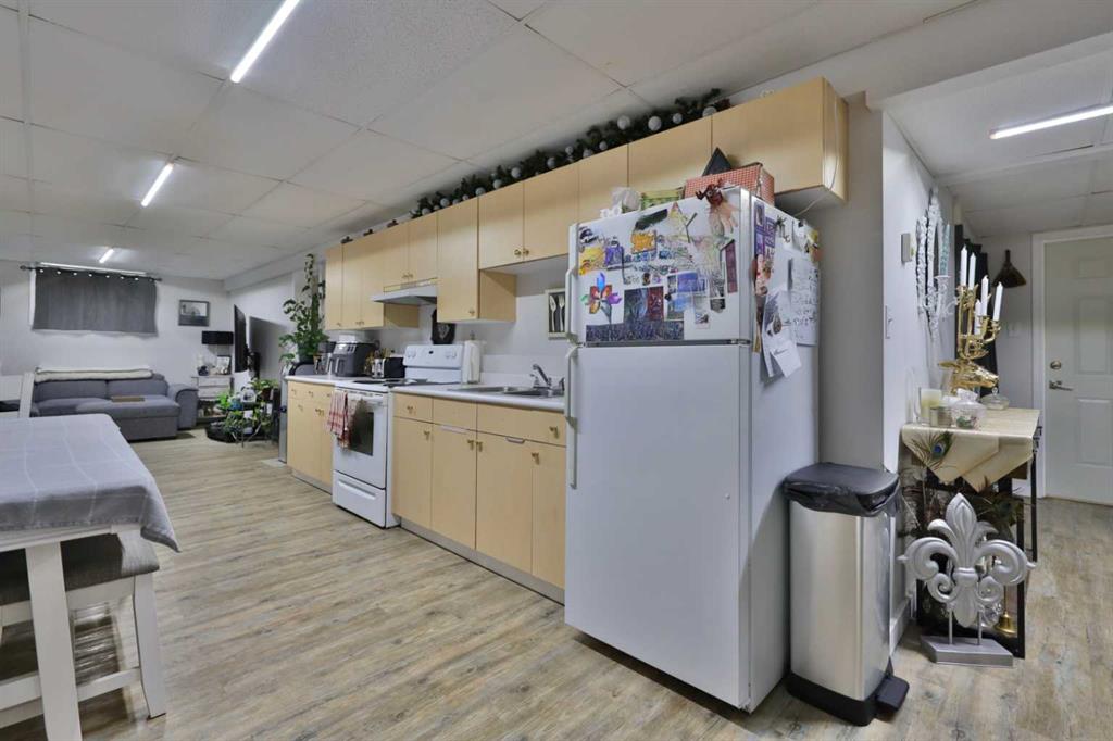 Picture for 5611 53 Avenue  https://www.cirrealty.ca/reb/cara/8/A2266378_39.jpg