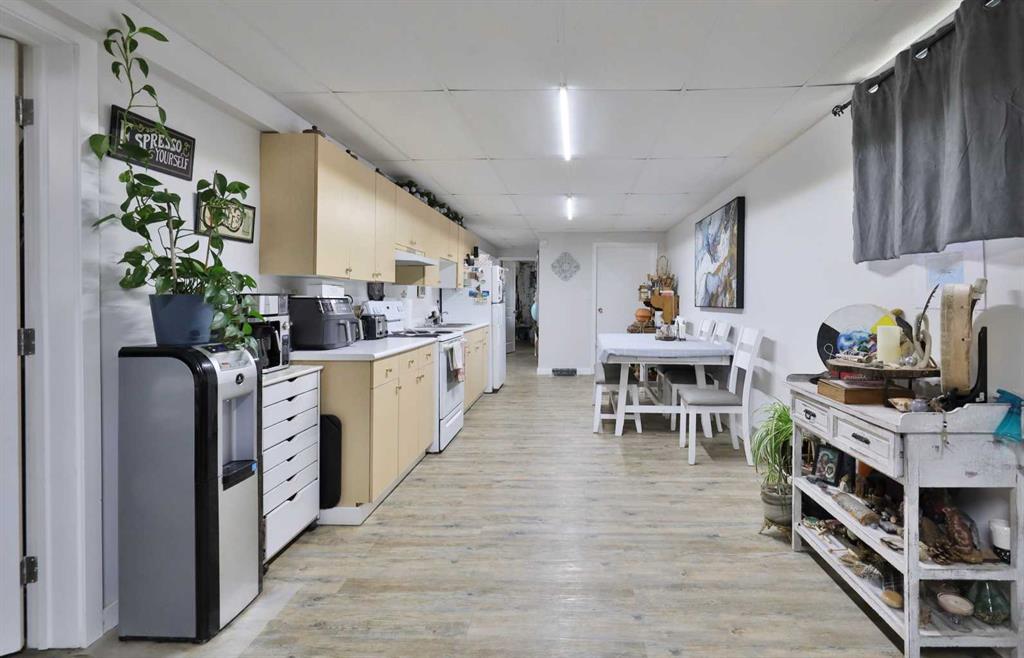 Picture for 5611 53 Avenue  https://www.cirrealty.ca/reb/cara/8/A2266378_42.jpg