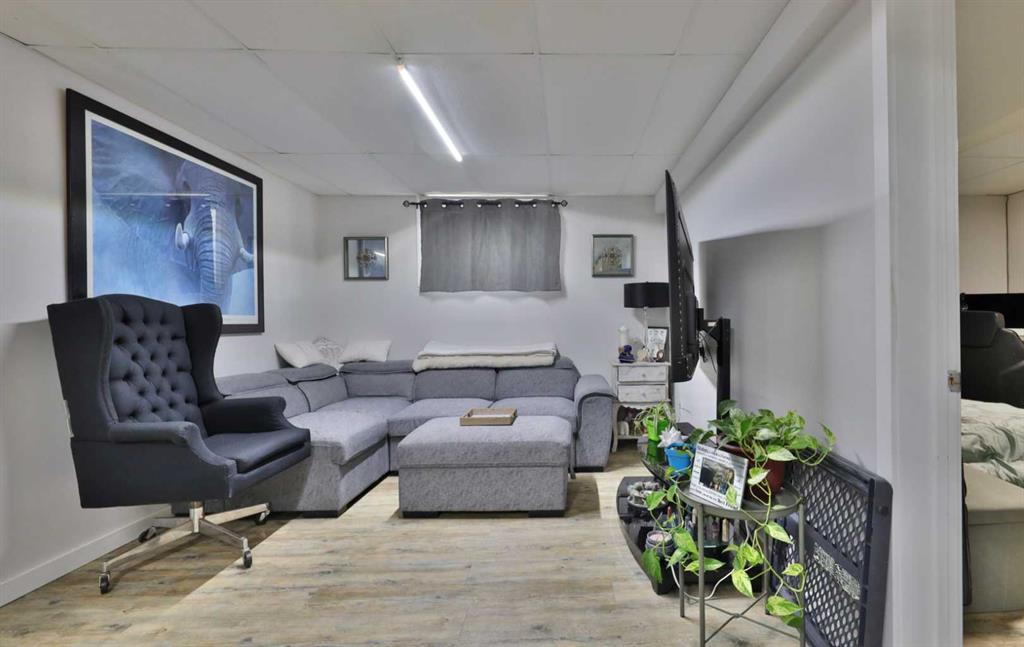 Picture for 5611 53 Avenue  https://www.cirrealty.ca/reb/cara/8/A2266378_44.jpg