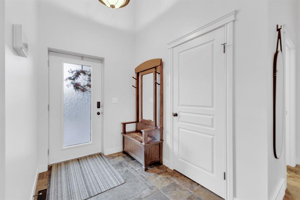 Picture for 15 Creek Road  https://www.cirrealty.ca/reb/cara/8/A2266778_10.jpg