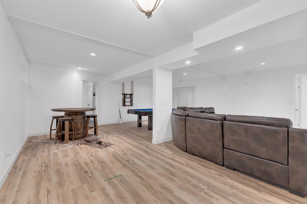 Picture for 15 Creek Road  https://www.cirrealty.ca/reb/cara/8/A2266778_28.jpg