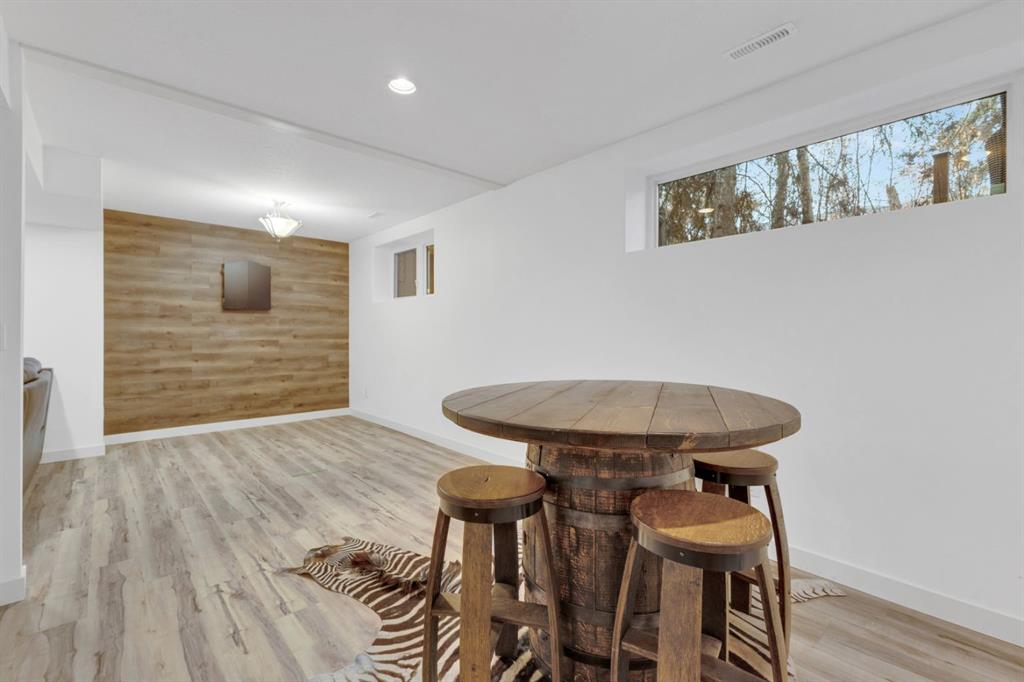 Picture for 15 Creek Road  https://www.cirrealty.ca/reb/cara/8/A2266778_34.jpg