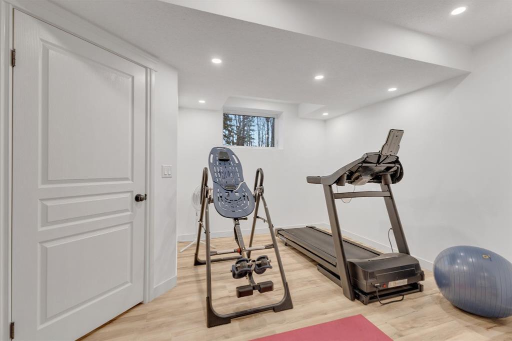 Picture for 15 Creek Road  https://www.cirrealty.ca/reb/cara/8/A2266778_38.jpg