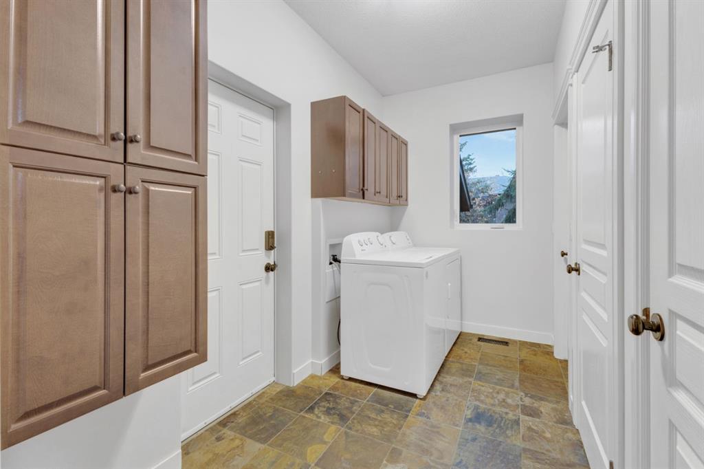 Picture for 15 Creek Road  https://www.cirrealty.ca/reb/cara/8/A2266778_39.jpg