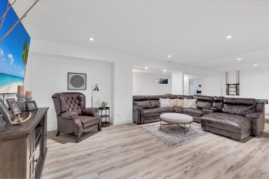Picture for 15 Creek Road  https://www.cirrealty.ca/reb/cara/8/A2266778_41.jpg