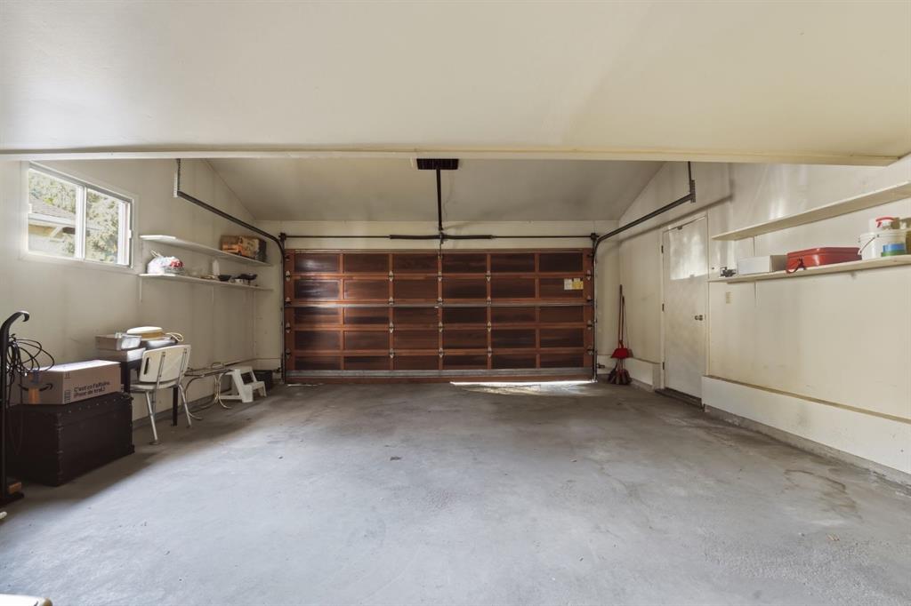 Picture for 20 Allsop Close  https://www.cirrealty.ca/reb/cara/8/A2266978_40.jpg