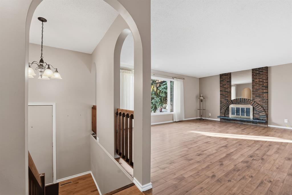 Picture for 20 Allsop Close  https://www.cirrealty.ca/reb/cara/8/A2266978_7.jpg