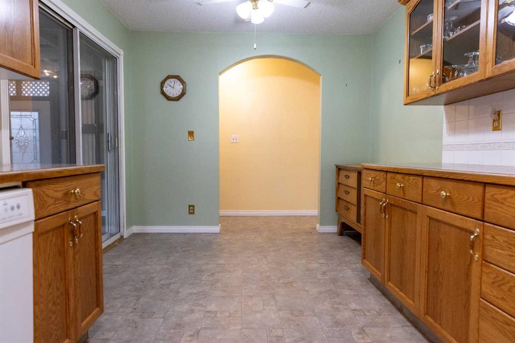 Picture for 21 Watson Street  https://www.cirrealty.ca/reb/cara/8/A2267608_15.jpg