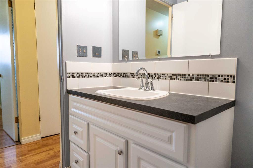 Picture for 21 Watson Street  https://www.cirrealty.ca/reb/cara/8/A2267608_18.jpg