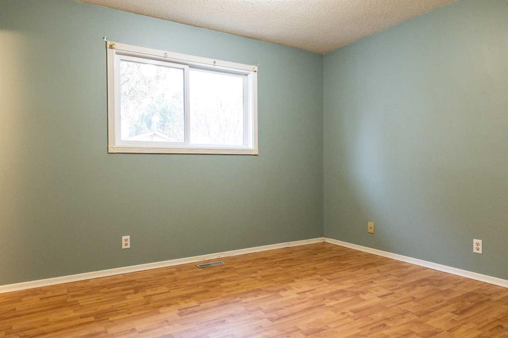 Picture for 21 Watson Street  https://www.cirrealty.ca/reb/cara/8/A2267608_20.jpg