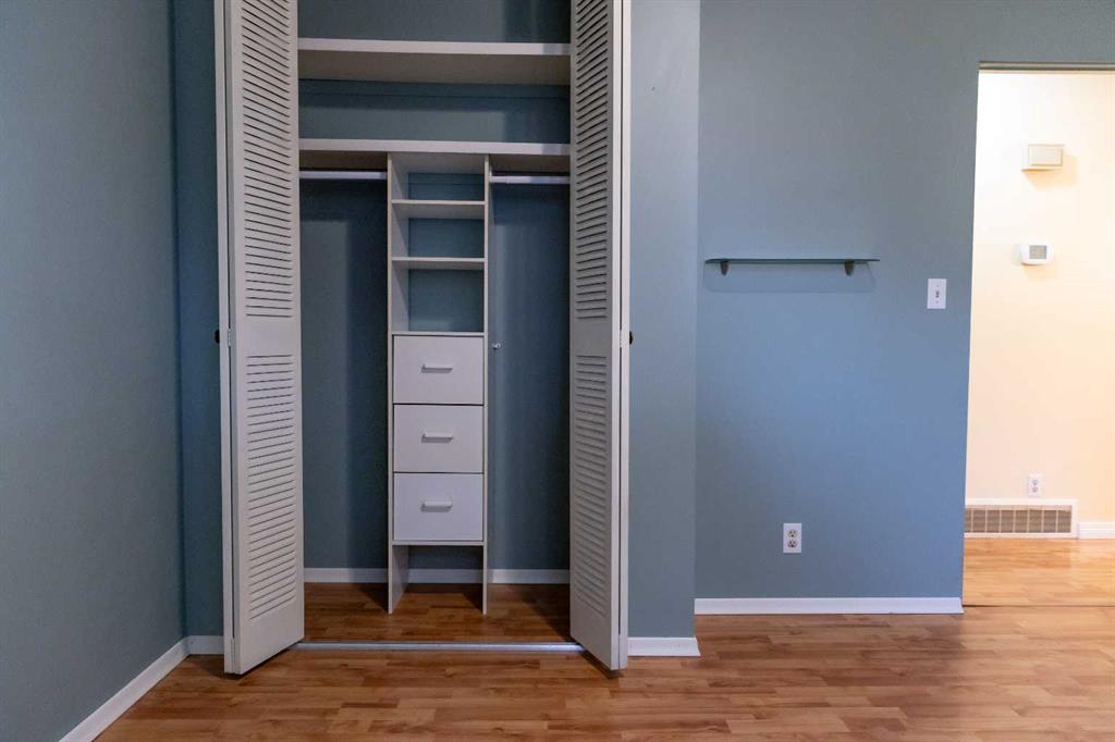 Picture for 21 Watson Street  https://www.cirrealty.ca/reb/cara/8/A2267608_23.jpg