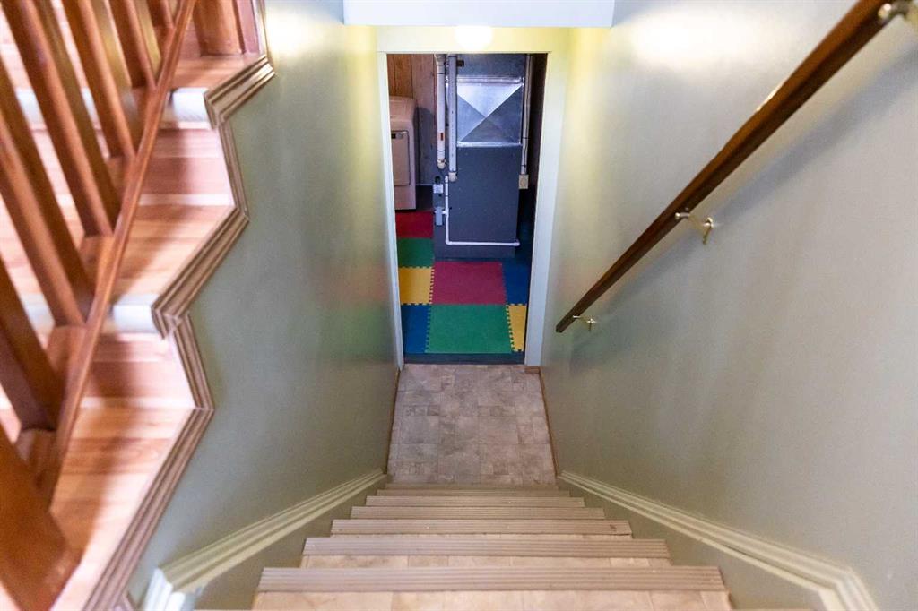 Picture for 21 Watson Street  https://www.cirrealty.ca/reb/cara/8/A2267608_29.jpg