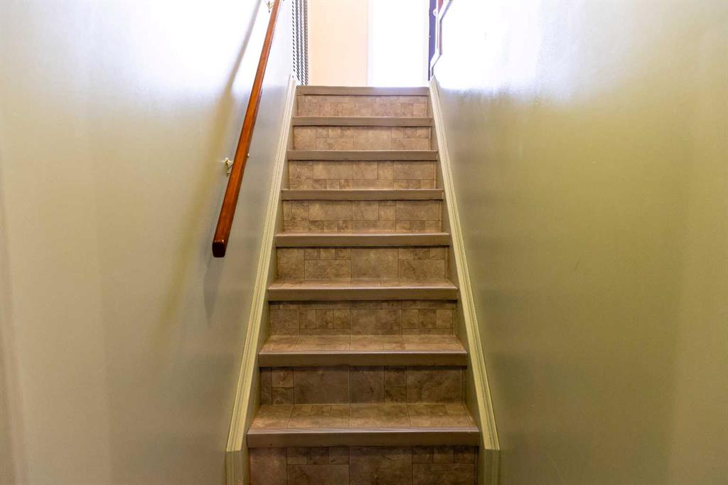 Picture for 21 Watson Street  https://www.cirrealty.ca/reb/cara/8/A2267608_30.jpg